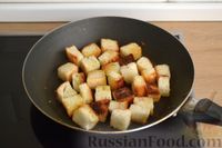 Фото приготовления рецепта: Салат с сардинами, кукурузой, яблоком и сухариками - шаг №5