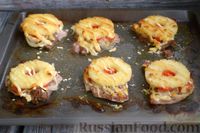 Фото приготовления рецепта: Мясо по-французски с ананасами и помидорами - шаг №10