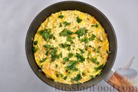 Фото приготовления рецепта: Омлет с фасолью, овощами и сыром - шаг №9