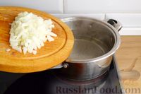 Фото приготовления рецепта: Греческий томатный суп с фасолью и оливками - шаг №4