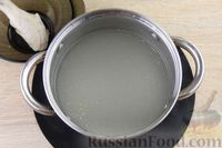 Фото приготовления рецепта: Суп с копчёной грудинкой, пекинской капустой и зелёным горошком - шаг №2