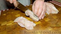 Фото приготовления рецепта: Рисовая лапша вок с курицей и овощами - шаг №5