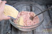 Фото приготовления рецепта: Запечённые мясные фрикадельки, тушенные в вишнёвом соусе - шаг №4