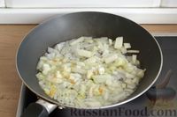 Фото приготовления рецепта: Сливочный суп с фрикадельками и вермишелью - шаг №7