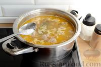 Фото приготовления рецепта: Сливочный суп с фрикадельками и вермишелью - шаг №11