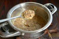 Фото приготовления рецепта: Маковый пирог на сметане, со сливочной карамелью и семечками - шаг №12