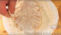 Фото приготовления рецепта: Куриные грудки с надрезами "Гребешки", жаренные в панировке - шаг №9