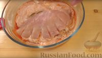 Фото приготовления рецепта: Куриные грудки с надрезами "Гребешки", жаренные в панировке - шаг №5