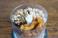 Фото приготовления рецепта: Конфеты из фасоли с сухофруктами и орехами - шаг №6