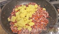 Фото приготовления рецепта: Булочки-кармашки с копчёностями, овощами и сыром - шаг №10