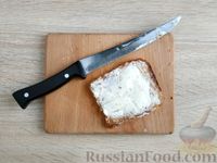 Фото приготовления рецепта: Тост с плавленым сыром, драником и яйцом пашот - шаг №8