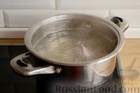 Фото приготовления рецепта: Московский борщ со свининой и сосисками - шаг №2