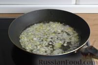 Фото приготовления рецепта: Московский борщ со свининой и сосисками - шаг №4