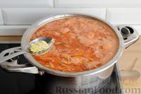 Фото приготовления рецепта: Московский борщ со свининой и сосисками - шаг №17