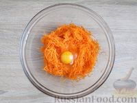 Фото приготовления рецепта: Морковные драники - шаг №3