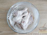 Фото приготовления рецепта: Куриные голени, запечённые с гречкой и овощами - шаг №4
