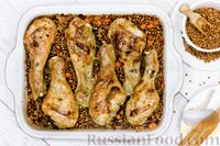 Фото приготовления рецепта: Куриные голени, запечённые с гречкой и овощами - шаг №13