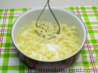 Фото приготовления рецепта: Суп с пельменями и яйцом - шаг №15