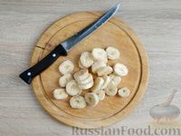 Фото приготовления рецепта: Чайное желе с бананом и ананасом - шаг №8