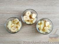 Фото приготовления рецепта: Чайное желе с бананом и ананасом - шаг №10