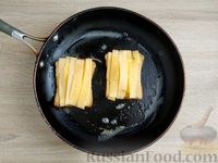 Фото приготовления рецепта: Гренки с яичницей и сыром - шаг №8