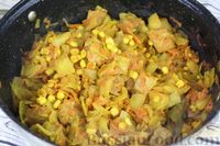 Фото приготовления рецепта: Капуста, тушенная с мясом, кукурузой и томатной пастой - шаг №14