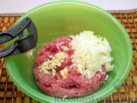 Фото приготовления рецепта: Красный борщ с мясными фрикадельками - шаг №4