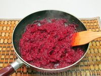 Фото приготовления рецепта: Красный борщ с мясными фрикадельками - шаг №17