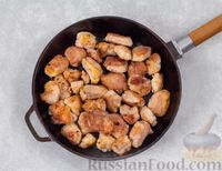 Фото приготовления рецепта: Жареная свинина с кунжутом - шаг №4