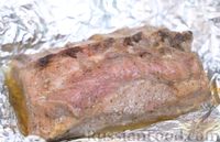 Фото приготовления рецепта: Запечённое мясо в яблочной глазури - шаг №12