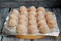 Фото приготовления рецепта: Куриные фрикадельки в грибном соусе (на сковороде) - шаг №6