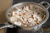 Фото приготовления рецепта: Куриные фрикадельки в грибном соусе (на сковороде) - шаг №12
