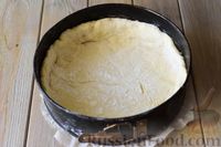 Фото приготовления рецепта: Дрожжевой пирог с вишней, творогом и кокосовой стружкой - шаг №12