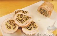 Фото приготовления рецепта: Куриный рулет с блинами, фаршированными грибами - шаг №15