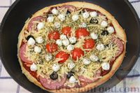 Фото приготовления рецепта: Пицца на сковороде, из теста на кефире - шаг №9