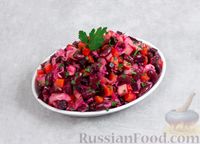 Фото приготовления рецепта: Овощной салат с квашеной капустой и консервированной фасолью - шаг №7