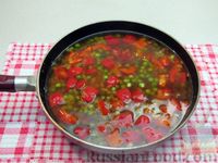 Фото приготовления рецепта: Рис с овощами, зелёным горошком и соевым соусом - шаг №11