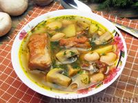 Фото к рецепту: Фасолевый суп со свиными рёбрами и шампиньонами