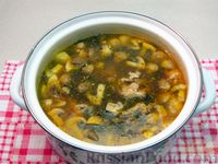 Фото приготовления рецепта: Фасолевый суп со свиными рёбрами и шампиньонами - шаг №17