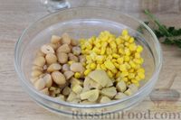 Фото приготовления рецепта: Салат из грибов с кукурузой и фасолью - шаг №5