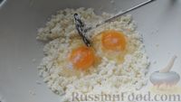 Фото приготовления рецепта: Творожные бублики с сыром (из бездрожжевого теста) - шаг №3