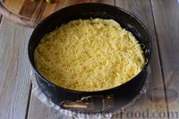 Фото приготовления рецепта: Песочный пирог с творогом, сыром и оливками - шаг №14