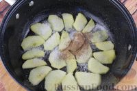 Фото приготовления рецепта: Овcяная каша на молоке, с изюмом, яблоками и корицей - шаг №5
