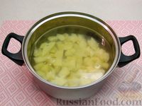 Фото приготовления рецепта: Флотский борщ с квашеной капустой и беконом - шаг №3