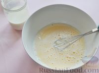 Фото приготовления рецепта: Заварные блины на молоке и кипятке - шаг №4