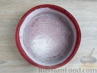 Фото приготовления рецепта: Запеканка из вареников с капустой, в кефирно-яичной заливке - шаг №6