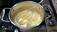 Фото приготовления рецепта: Медовый торт "Кокетка" со сливочно-сырным кремом - шаг №2
