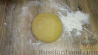 Фото приготовления рецепта: Медовый торт "Кокетка" со сливочно-сырным кремом - шаг №5