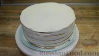 Фото приготовления рецепта: Медовый торт "Кокетка" со сливочно-сырным кремом - шаг №10