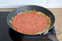 Фото приготовления рецепта: Мясные тефтели с грибами и брынзой, в томатном соусе - шаг №14